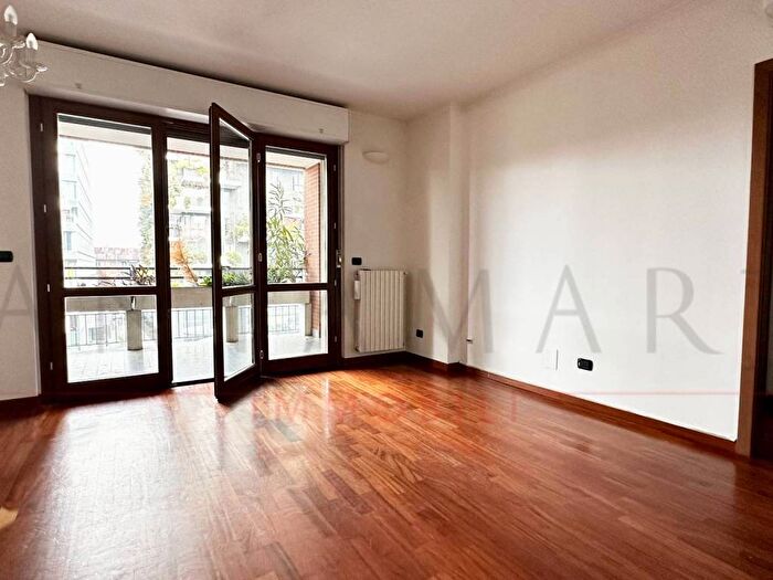 Appartamento bilocale in affitto in Moscova, Milano