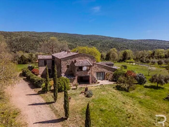 Casa con 6 locali in vendita in Strada Vicinale del Molino di Pari, Civitella Paganico