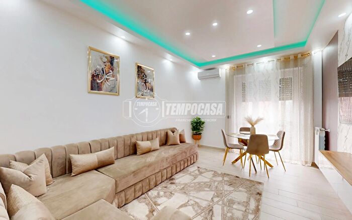 Appartamento quadrilocale in vendita in Via Fratelli De Maistre, Torino