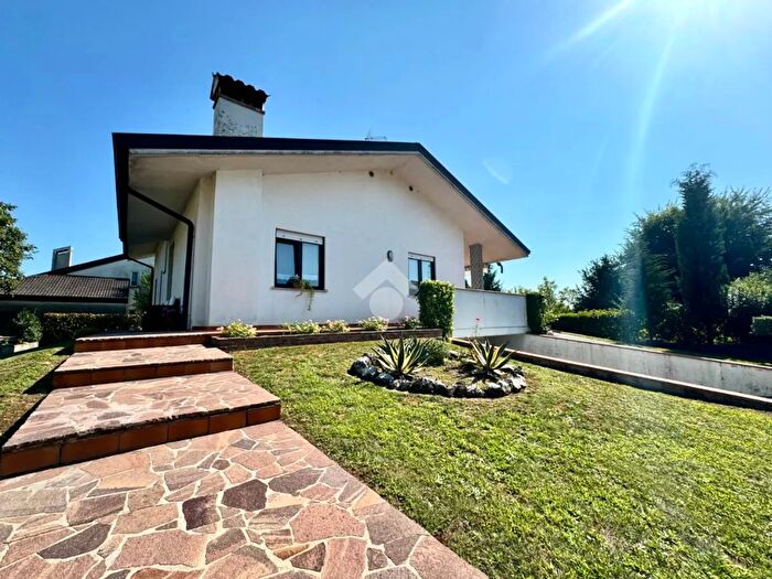 Casa quadrilocale in vendita in Via Dolegnano di Sotto, San Giovanni Al Natisone