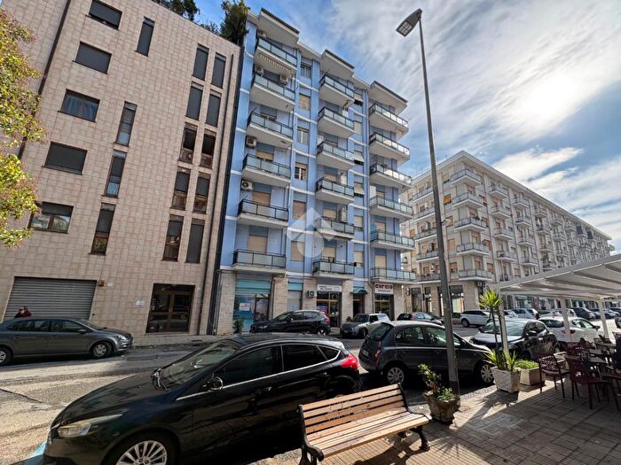 Appartamento quadrilocale in vendita in Piazza Fausto E Luigi Gullo, Cosenza