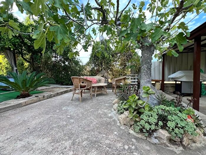 Casa trilocale in vendita in Via Dionisio, Isola Di Capo Rizzuto