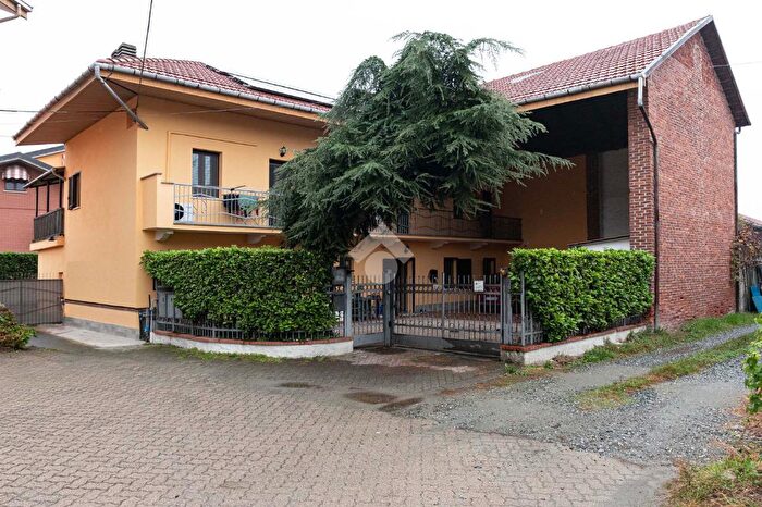 Casa con 6 locali in vendita in Borgata Rossignoli, Cirie