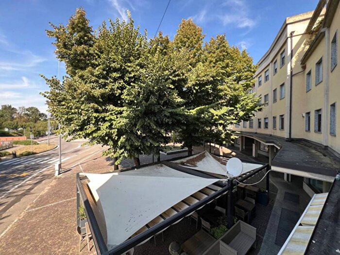 Appartamento trilocale in affitto in Largo Salvo DAcquisto, Centro, Lainate