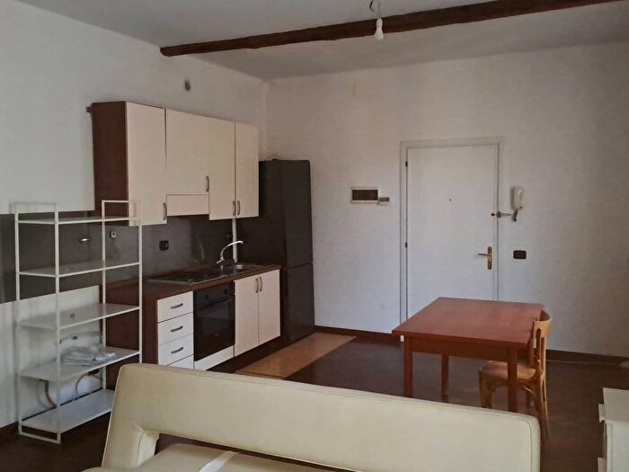 Appartamento bilocale in affitto in Corso Giuseppe Garibaldi, Centro Storico, Reggio Emilia