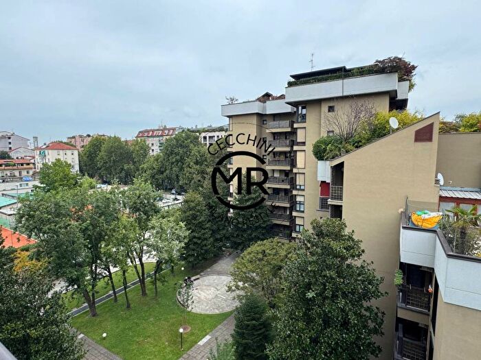 Appartamento trilocale in affitto in Via Francesco Caracciolo, Ghisolfa Mac Mahon, Milano