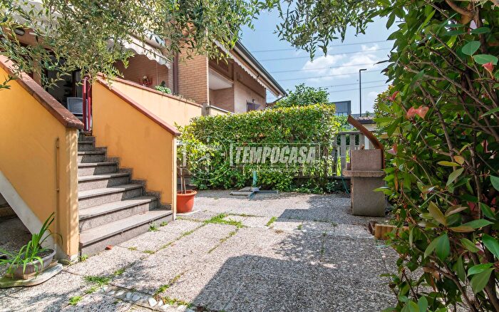 Appartamento trilocale in vendita in Via Filippo Brunelleschi, Limbiate