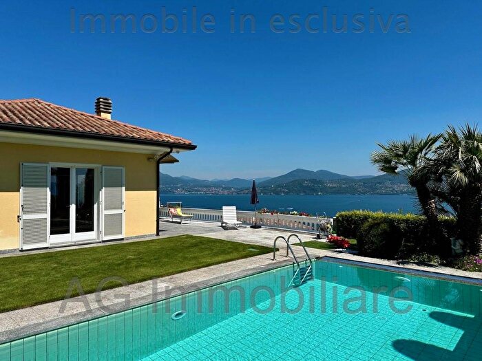 Casa con 6 locali in vendita in Via Dumera, Oggebbio