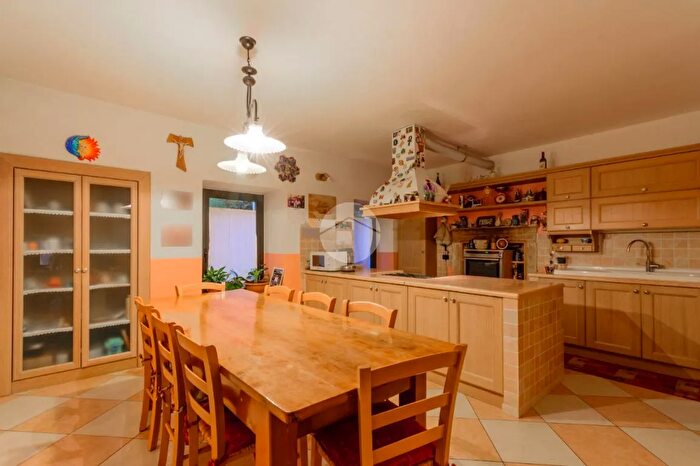 Casa con 5 locali in vendita in Via Monti Lessini, Marano Di Valpolicella