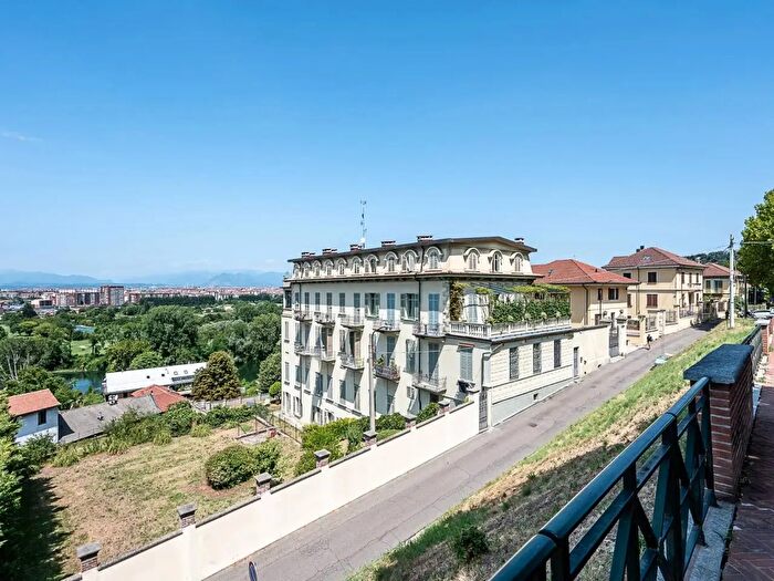 Appartamento con 5 locali in vendita in Via Monfalcone, Moncalieri