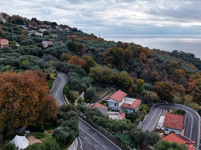 Casa con 5 locali in vendita in Via Amerigo Vespucci, Finale Ligure