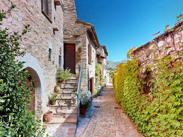 Casa trilocale in vendita in Via Fontanello I, Spello