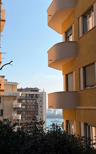 Casa con 6 locali in vendita in Salita San Francesco da Paola, Genova