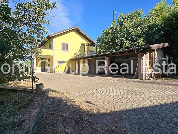 Casa con 7 locali in vendita in Visone