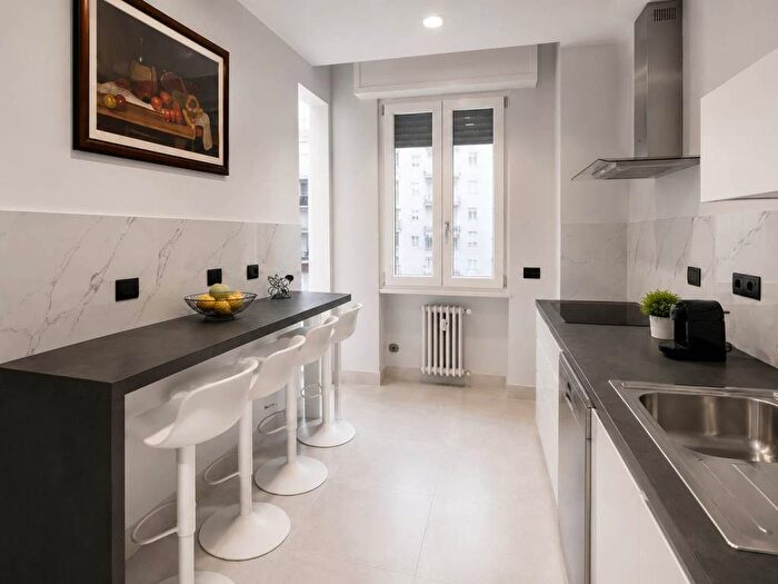 Appartamento con 6 locali in affitto in Via Valdichiana, Novoli, Firenze
