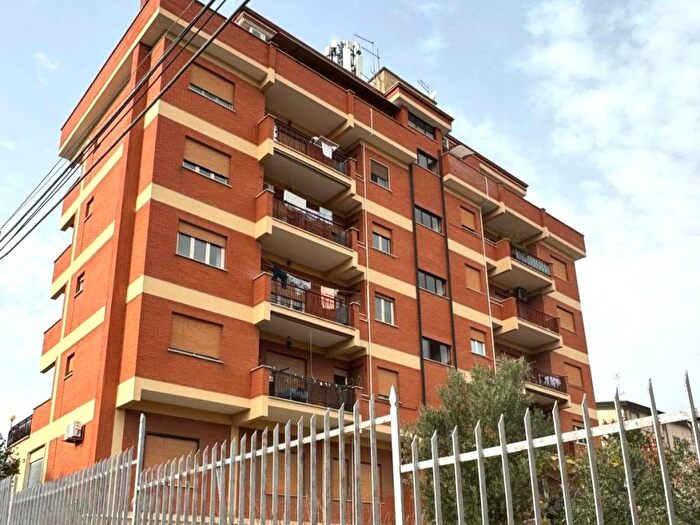 Appartamento quadrilocale in affitto in Via Avola, Borghesiana, Roma
