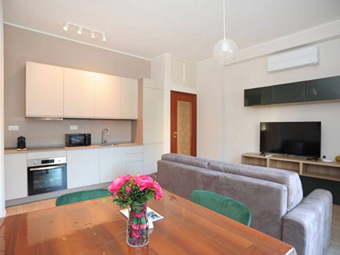 Appartamento trilocale in affitto in Via Moncalvo, Gambara, Milano