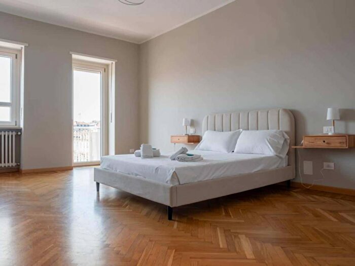 Appartamento quadrilocale in affitto in Piazza della Repubblica, Aurora, Torino