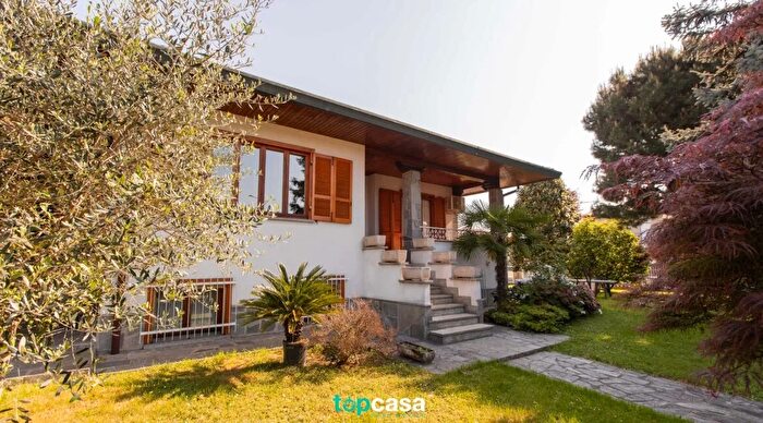 Casa trilocale in vendita in Via Luigi Galvani Lonate Pozzolo Varese Lombardia Italia, Lonate Pozzolo
