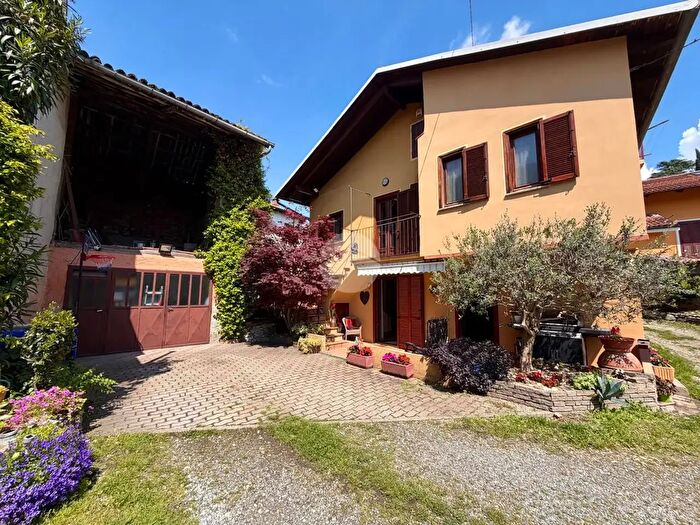 Casa quadrilocale in vendita in Via Cesare Battisti, Avigliana