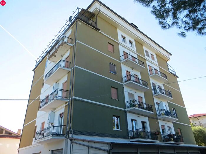 Appartamento con 6 locali in vendita in Via Michelangelo, Montegiorgio