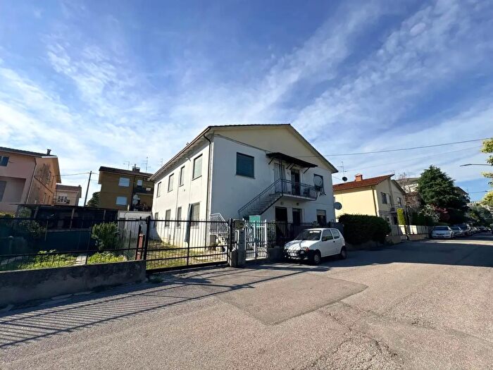 Appartamento quadrilocale in vendita in Via Alessandro Manzoni, Montecchio Maggiore