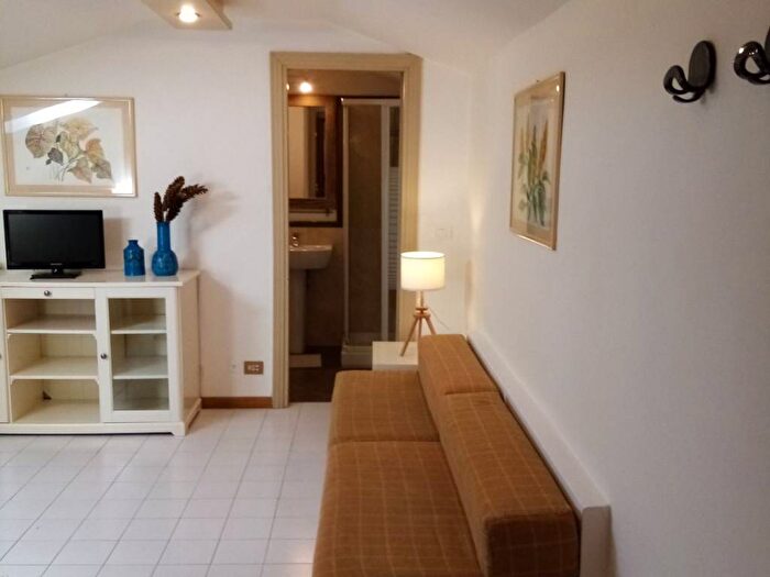 Casa bilocale in affitto in Via della Casetta Mattei, Casetta Mattei Corviale, Roma