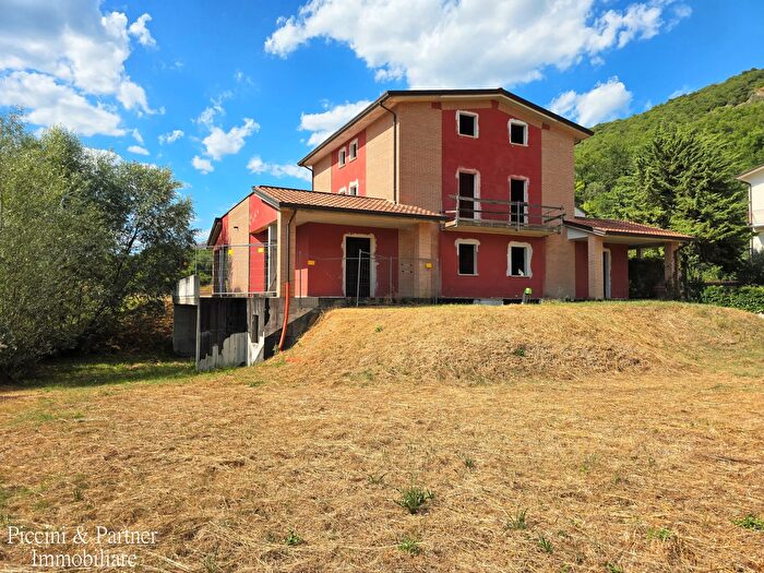 Casa con 14 locali in vendita in Strada San Giovanni del Pantano, Perugia