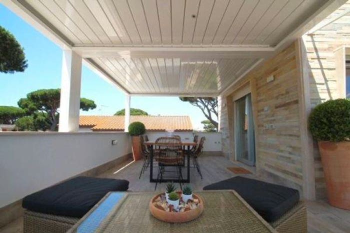 Casa bilocale in affitto in Via Porto Azzurro, Fregene, Fiumicino