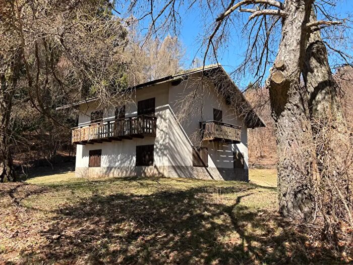 Casa con 5 locali in vendita in Cembra Lisignago