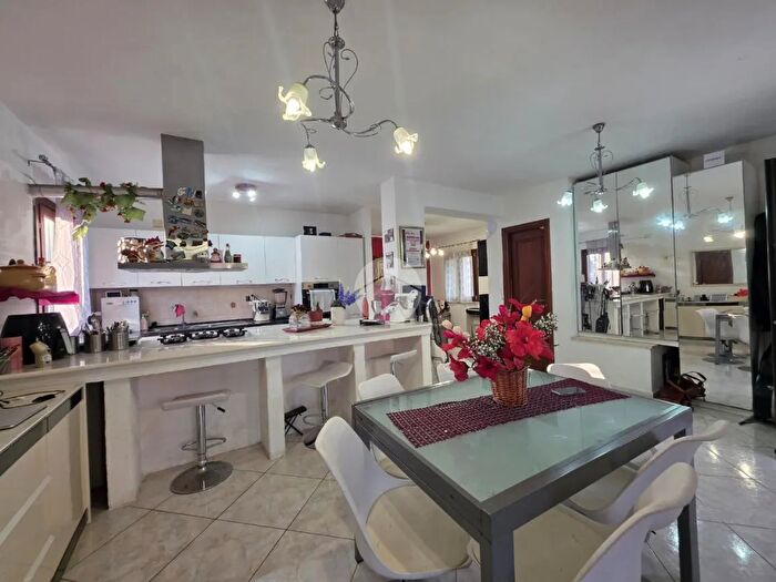 Casa con 5 locali in vendita in Via Sandro Pertini, San Nicola Arcella