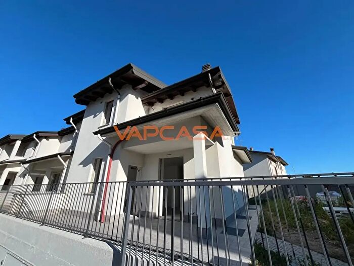 Casa trilocale in vendita in Via Monte Bianco, Castel Rozzone