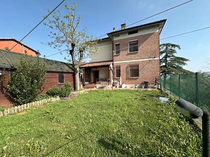 Appartamento trilocale in vendita in Via Poggiaccio, Dozza