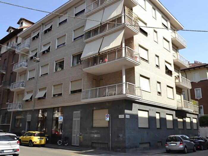 Appartamento quadrilocale in vendita in Via Le Chiuse, Torino