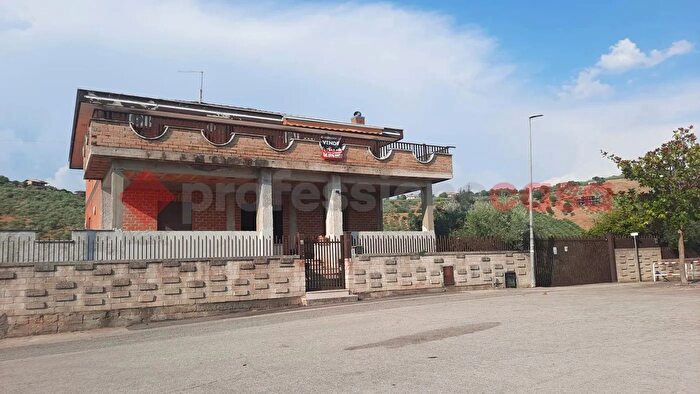 Casa quadrilocale in vendita in San Lucio, Boville Ernica