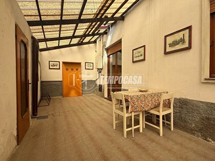 Casa bilocale in vendita in Via Meredo, Seveso