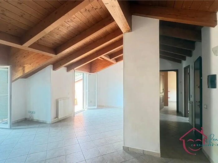 Appartamento trilocale in vendita in Via Roma, Ortovero