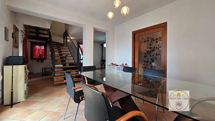 Casa quadrilocale in vendita in Via Roma, Carceri