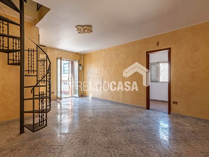 Appartamento con 5 locali in vendita in Via Rosselli, Palermo