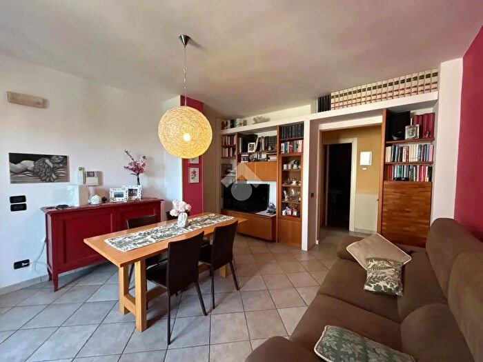Appartamento quadrilocale in vendita in Via del Pantano, Foligno