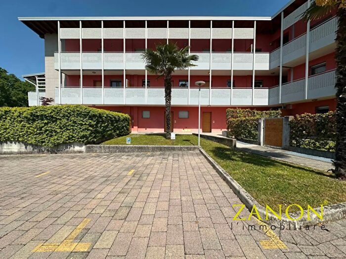 Appartamento quadrilocale in vendita in Viale Roma, Cormons
