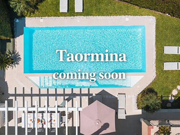 Casa con 11 locali in vendita in Contrada Mastrissa, Taormina