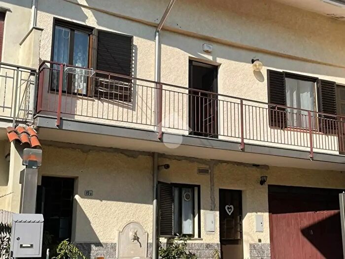 Casa con 7 locali in vendita in Via Cavallotti, Cardano Al Campo