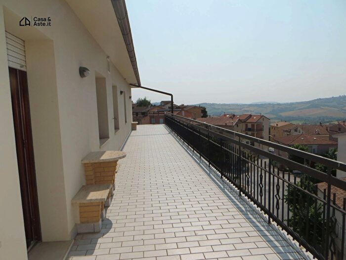 Appartamento con 7 locali in vendita in Via Fermana Nord, Montegranaro