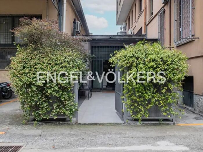 Appartamento quadrilocale in vendita in Via Romolo Bitti, Milano