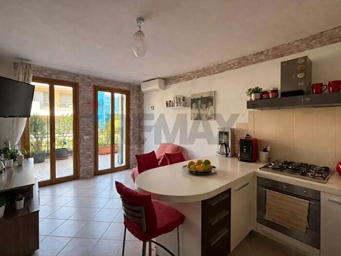 Appartamento bilocale in vendita in Desenzano Del Garda