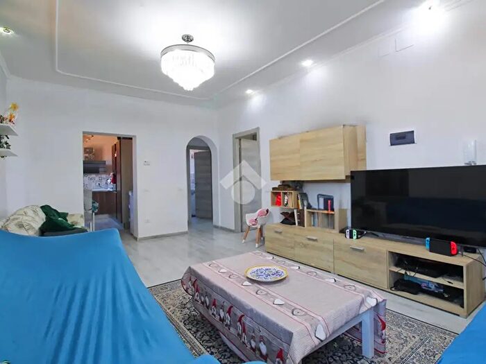 Appartamento quadrilocale in vendita in Via Oriolo, Osimo