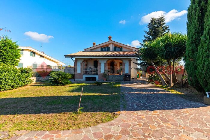 Casa con 5 locali in vendita in Via Savona, Albano Laziale