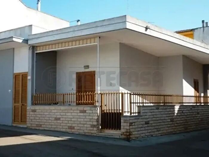 Casa in vendita in Via V Veneto, Sannicola