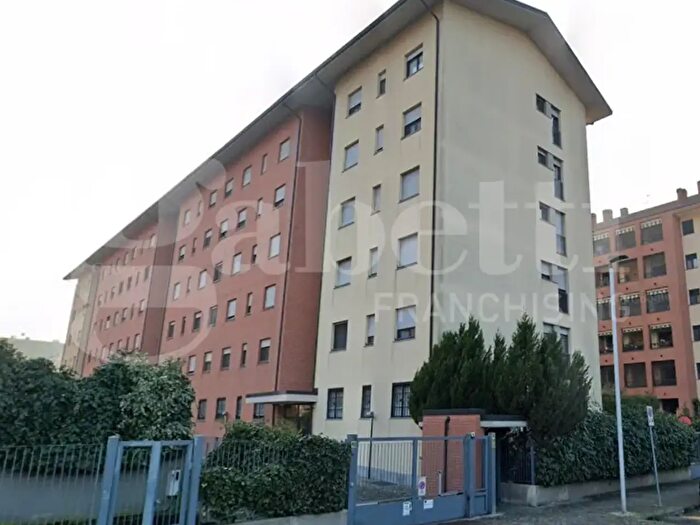 Appartamento trilocale in vendita in Largo Luigi Eriano, Rozzano